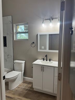 923 Hagle Park Rd, Bradenton, FL 34212