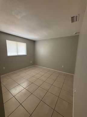 929 33rd Ave W, Bradenton, FL 34205