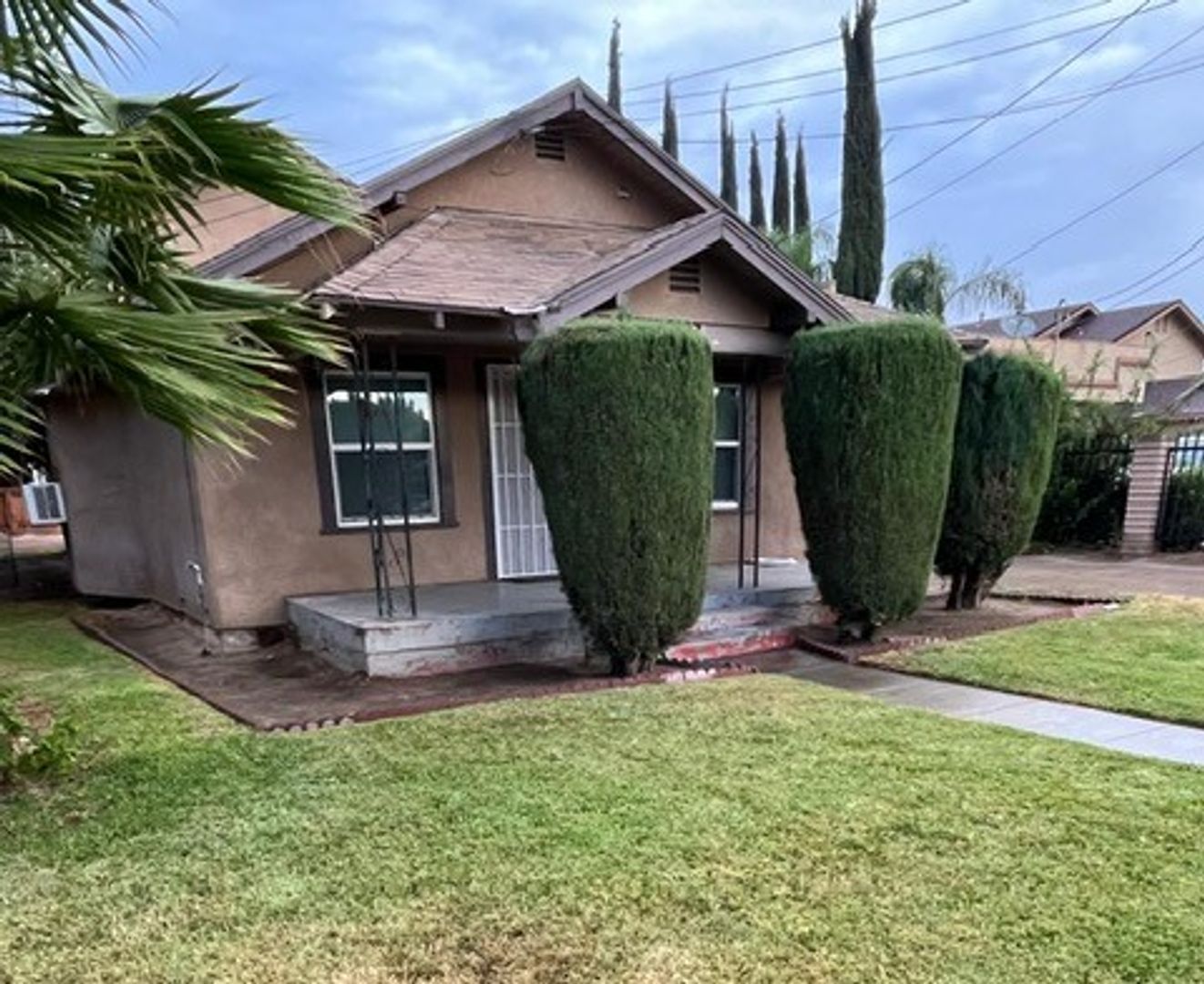 Cutler House: 40553 Orosi Drive