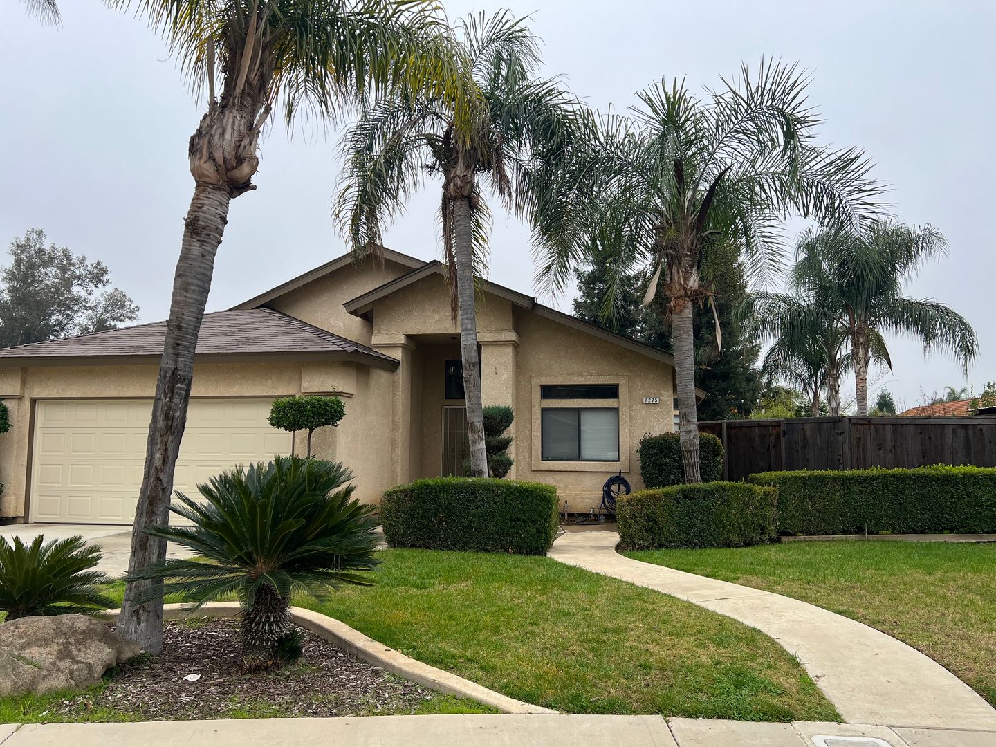 Reedley House: 1275 W. Kramer Ridge Road