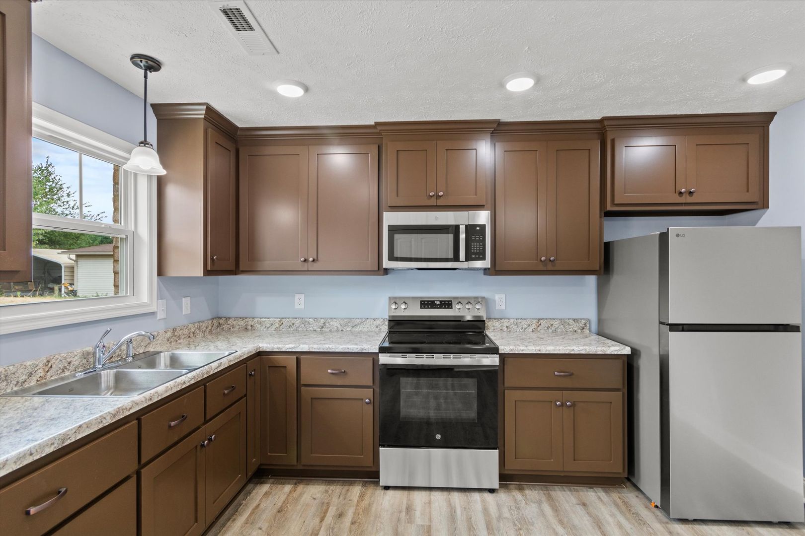 Athens Townhome: 19851 Shady Acres Circle