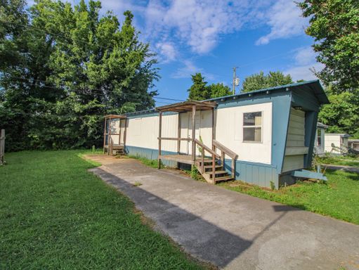 Convenient Fayetteville Location – Water & Lawn Care Included!