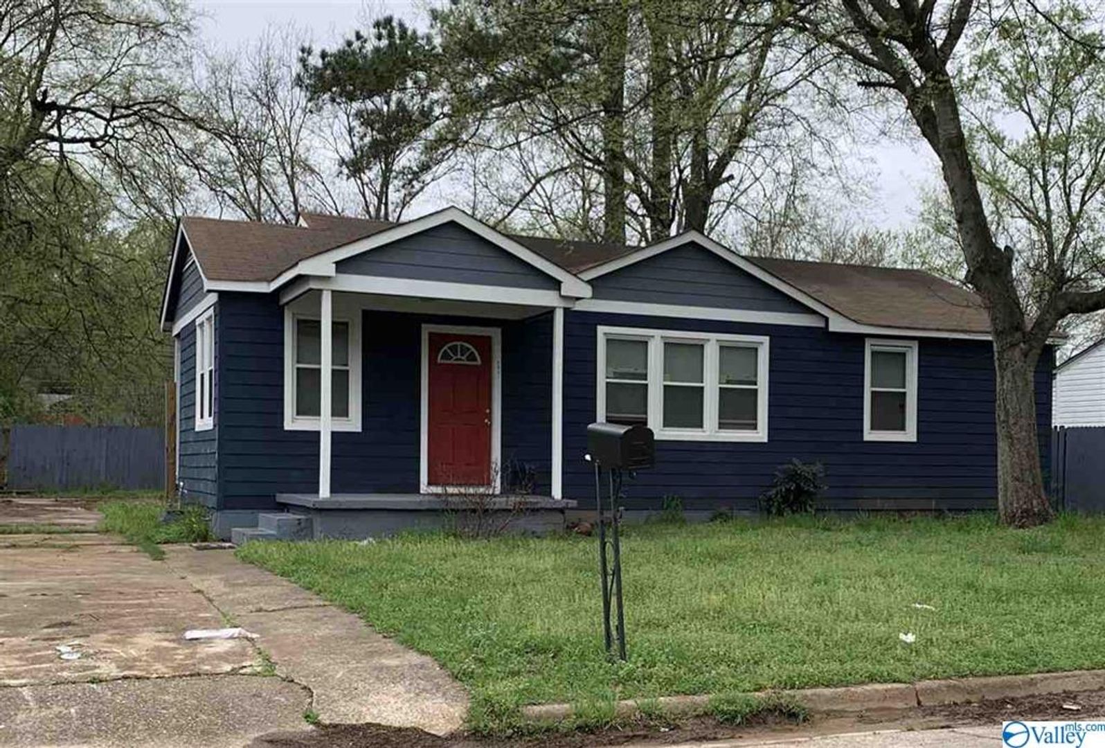 Huntsville House: 1011 Parklane Street NW