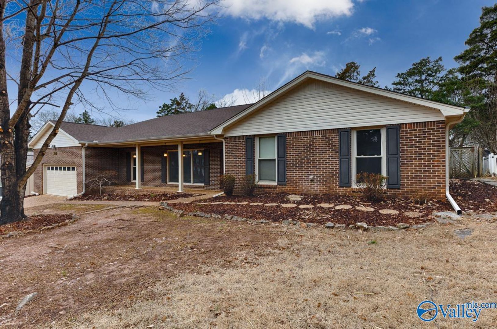Decatur House: 3405 Timber Way SW