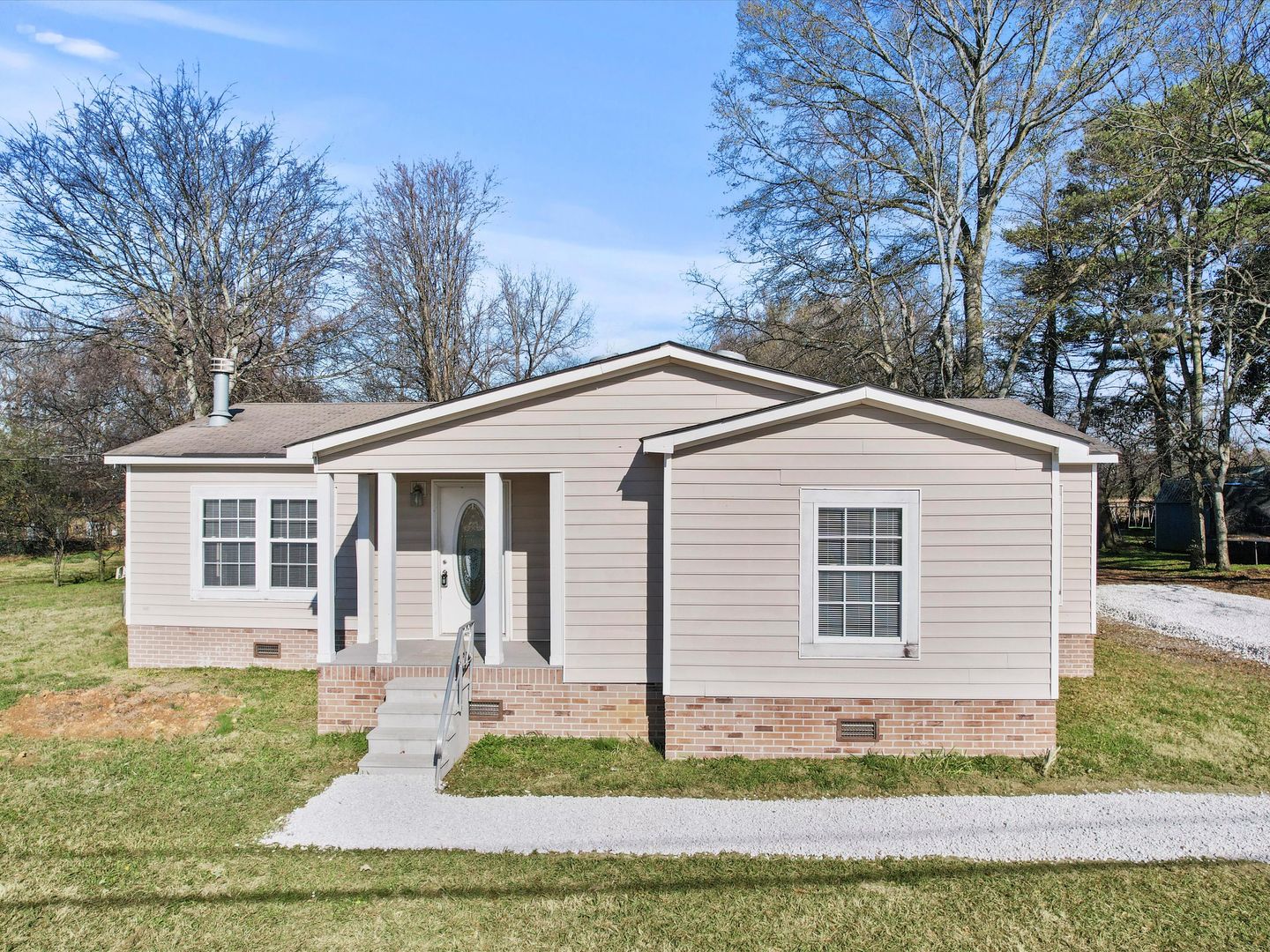 Tanner House: 20051 Huntsville Brownsferry Road