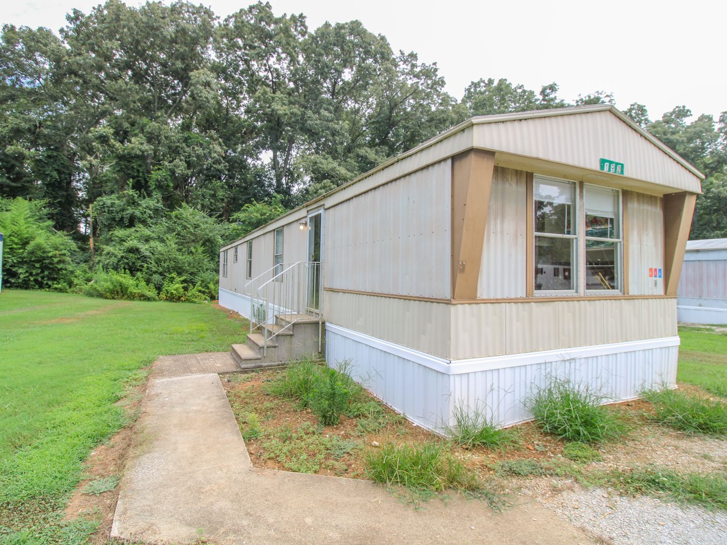 Muscle Shoals House: 192 Cameron Circle