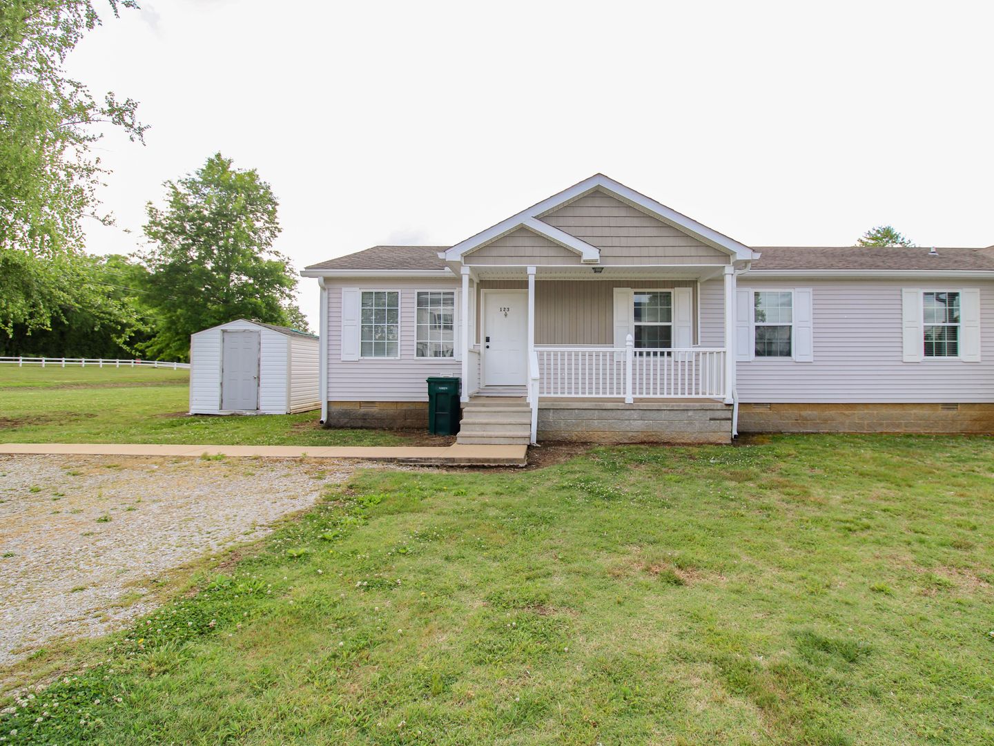 Pulaski House: 123 Meadows Lane
