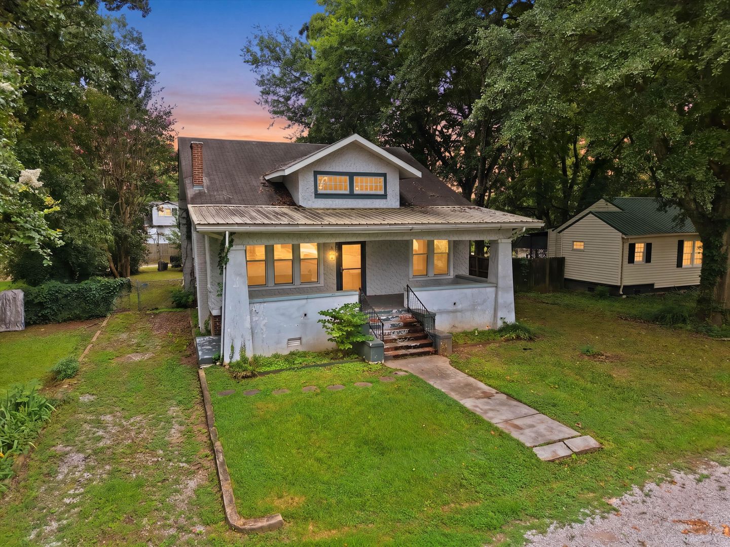 Decatur House: 1623 Enolam Blvd SE