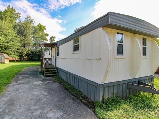 Move-In Ready • Water & Lawn Care Included!