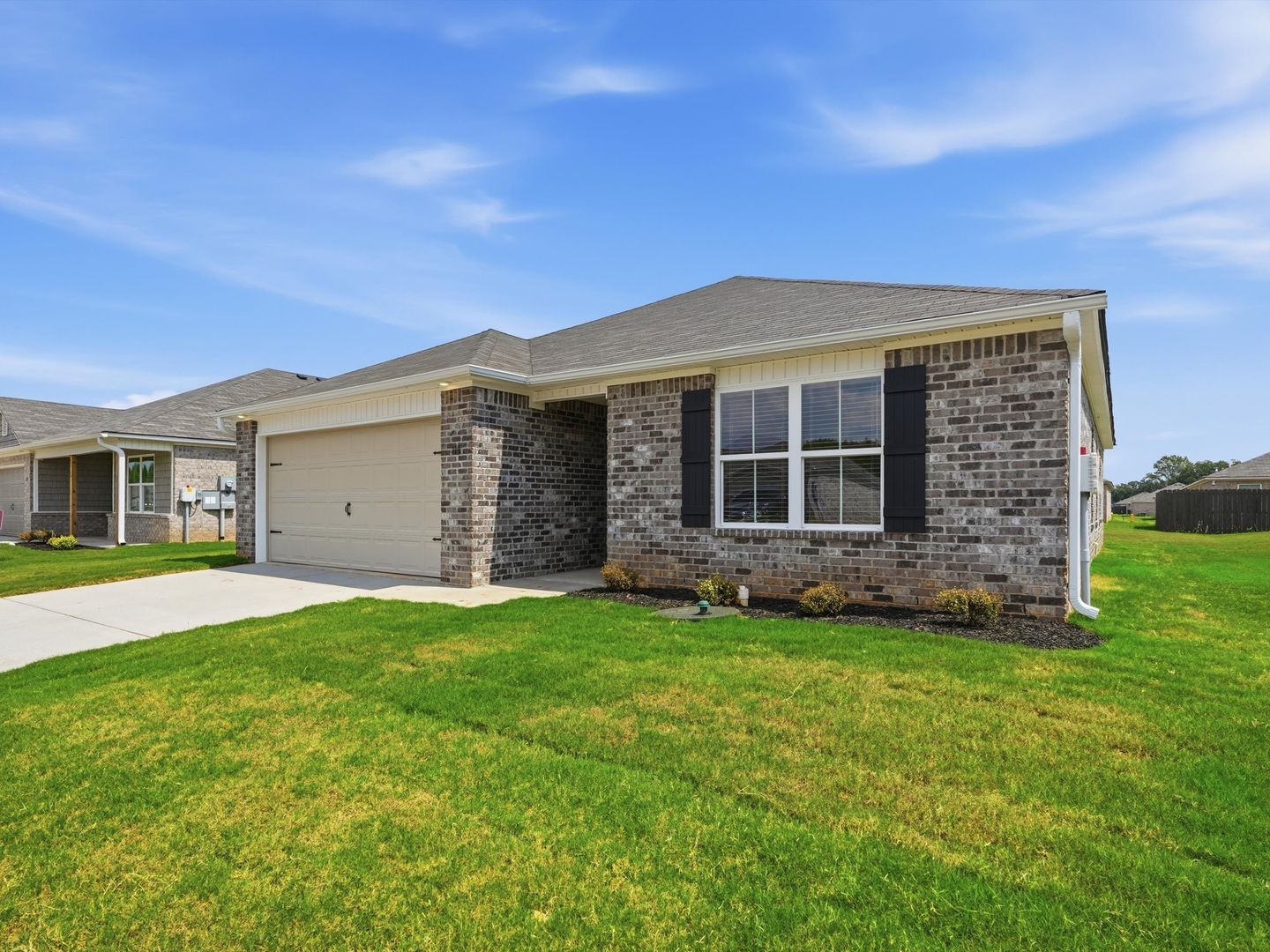 Toney House: 119 Coral Bells Road