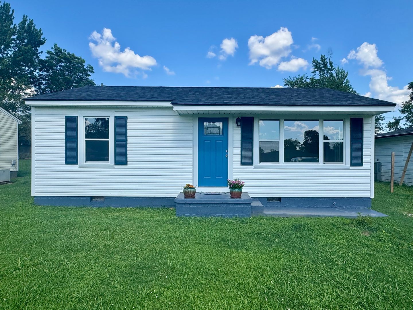 Athens House: 106 Coffman Circle