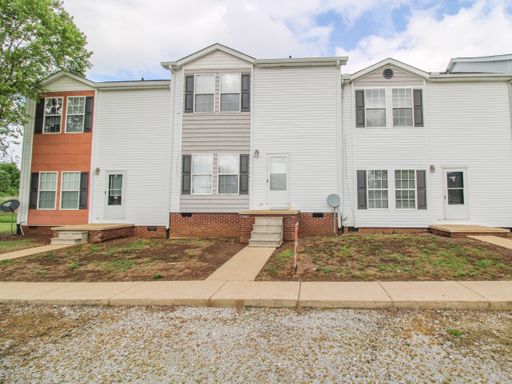 Charming 3BR/2.5BA Townhome Available Now
