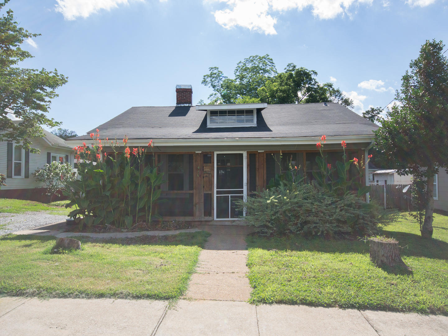 Athens House: 410 S. Houston Street