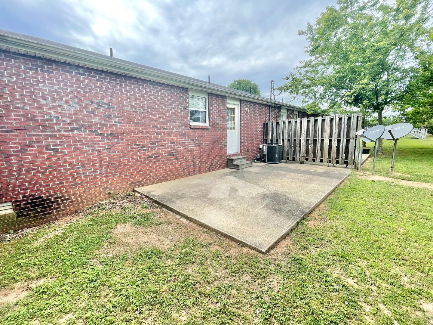 Athens House: 26990 Elkins Road Apartment N