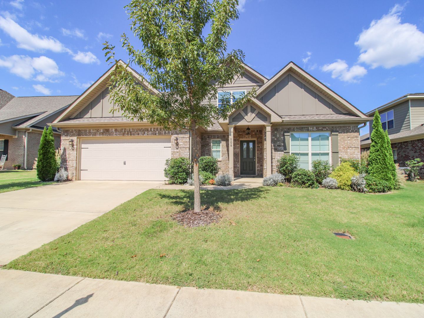 Huntsville House: 508 Balsam Terrace Way SW