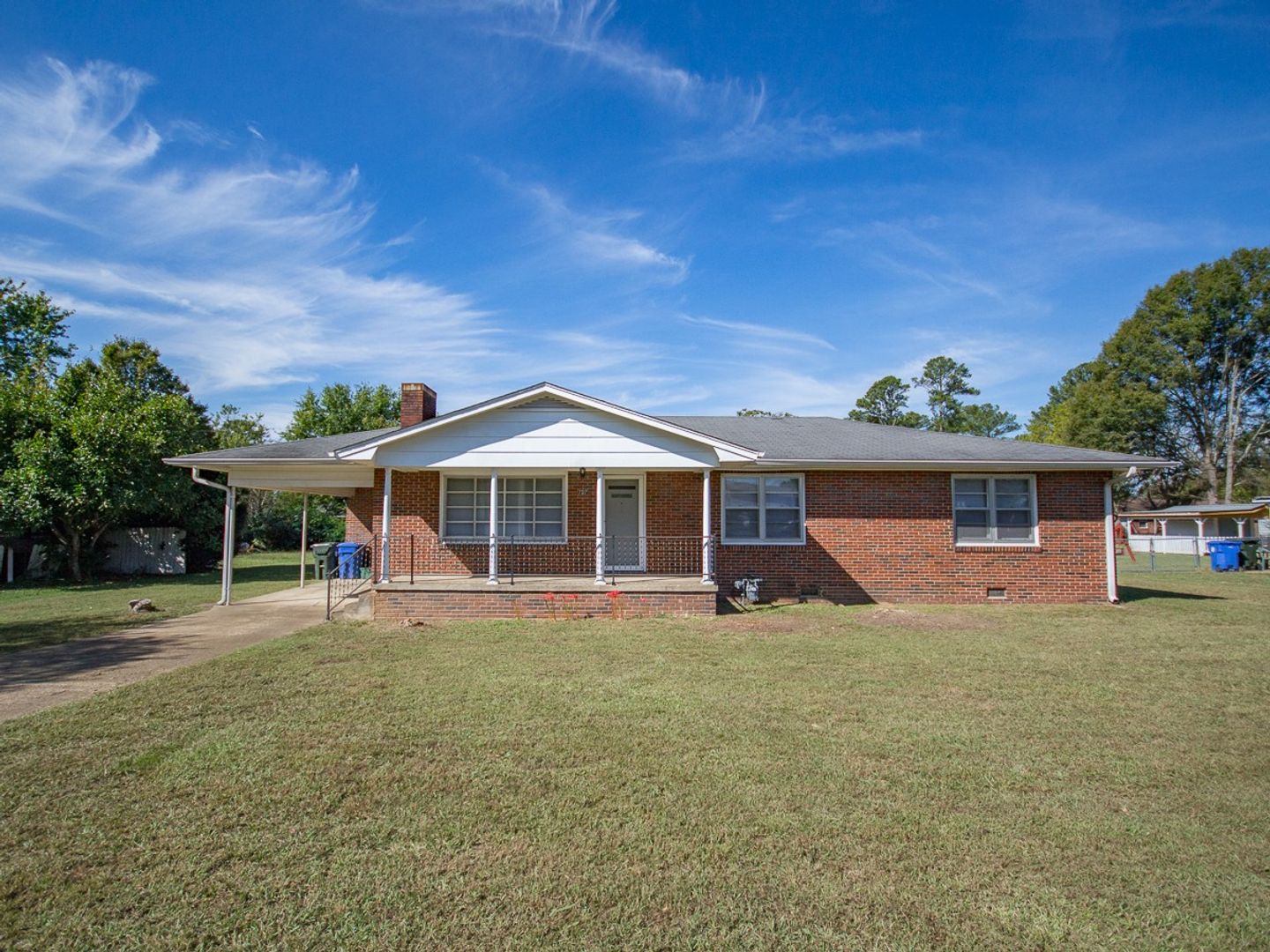 Athens House: 707 N Hine Street