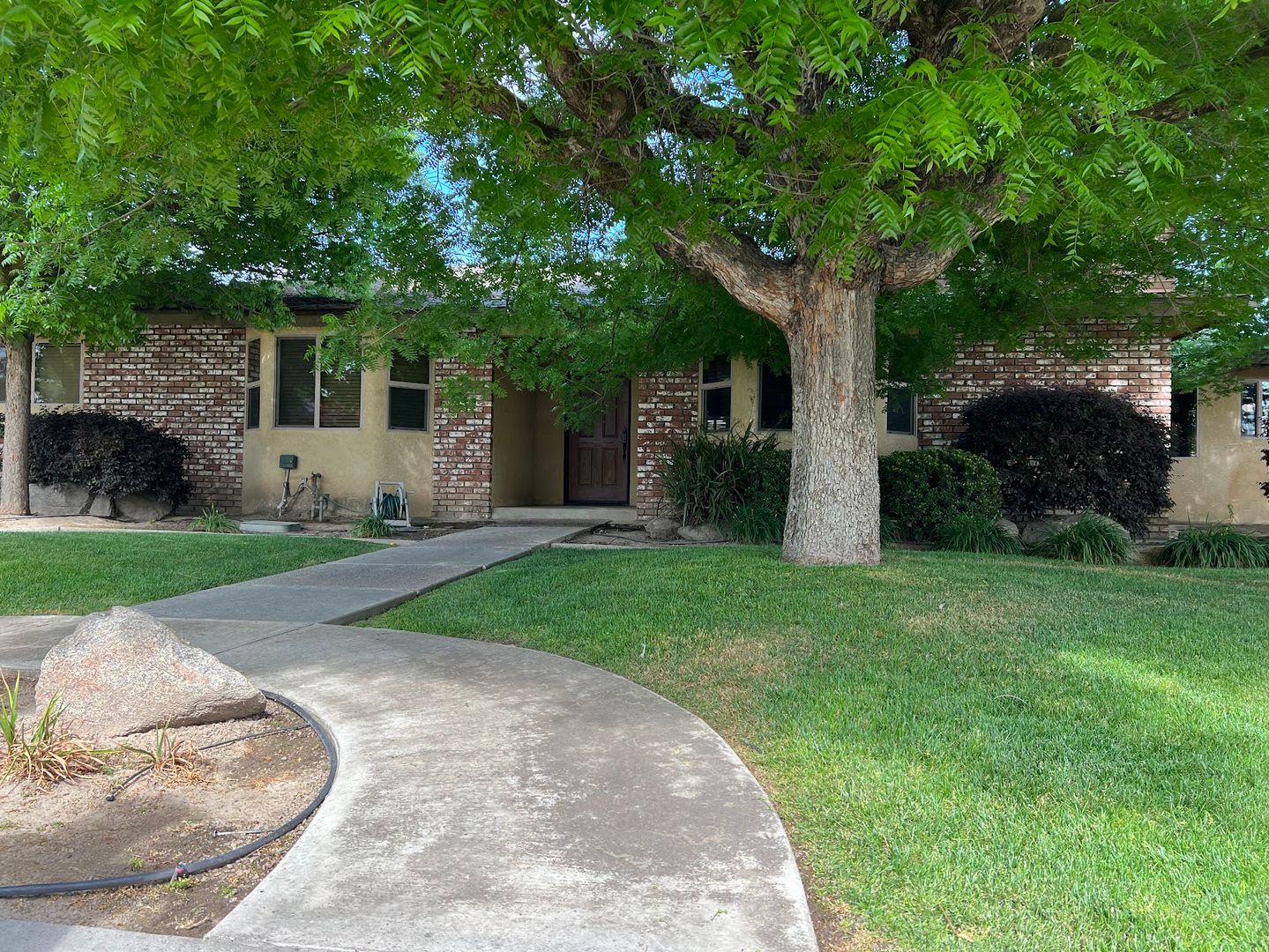 Kingsburg House: 2618 14th Avenue