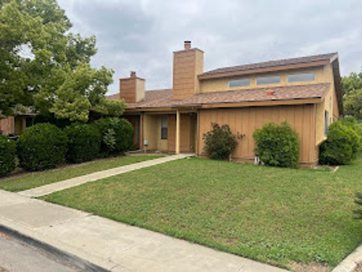 Dinuba House: 1473 E Millard