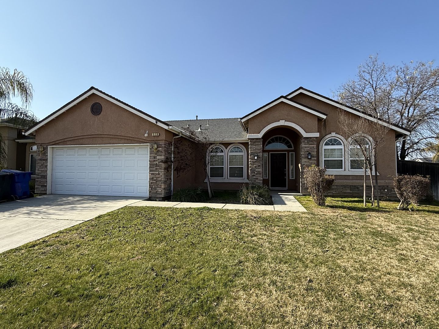 Spacious and Beautiful 4 bedroom luxury home for rent!