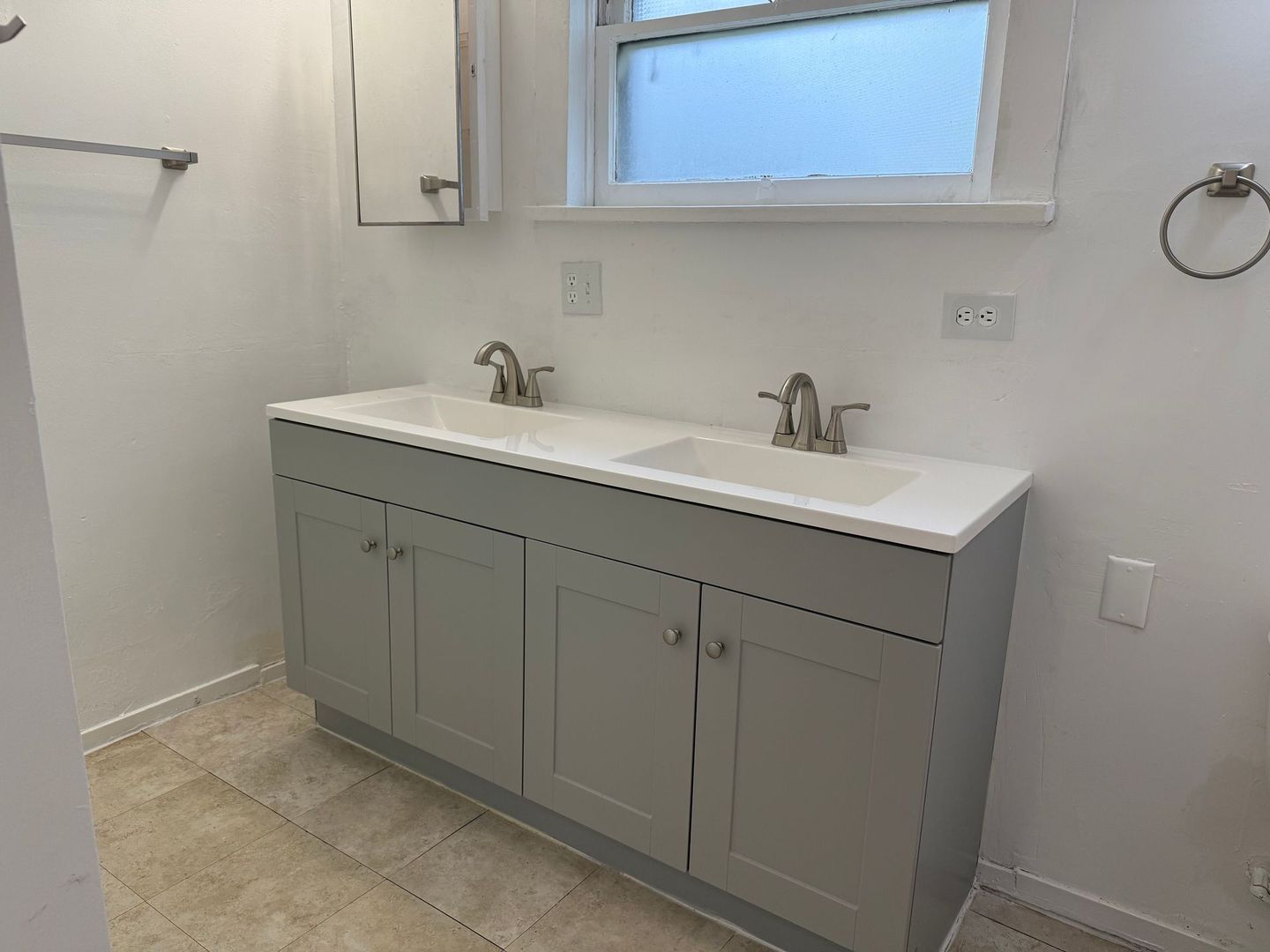 Dinuba House: 1181 E. Millard Way