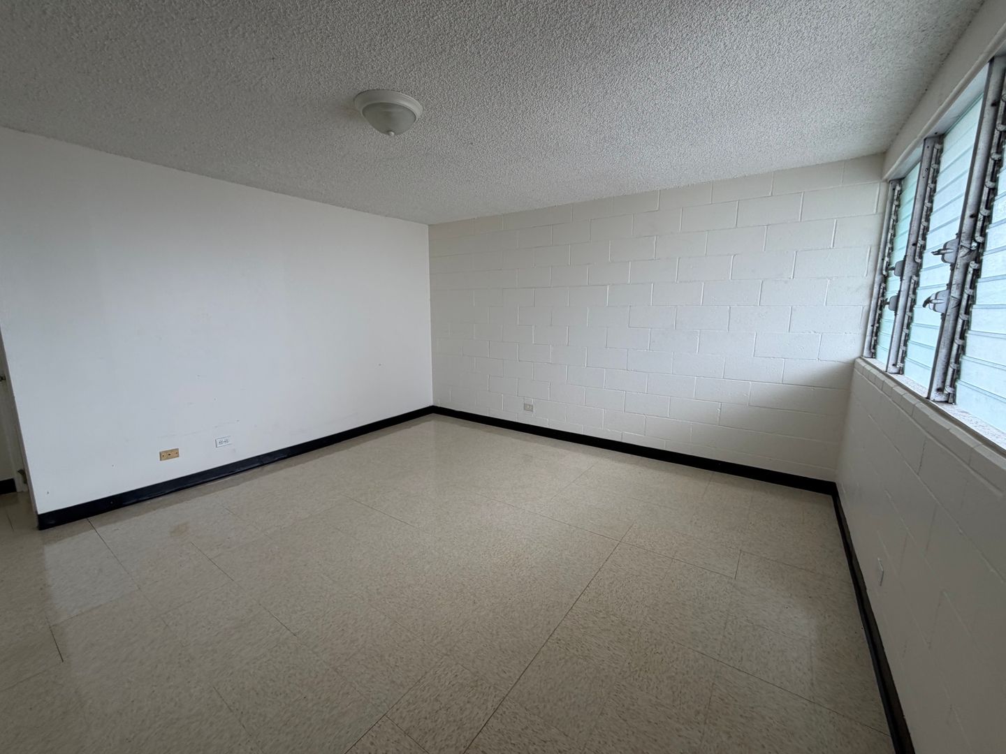 Honolulu Apartment: 2671 S. King St. #101-309