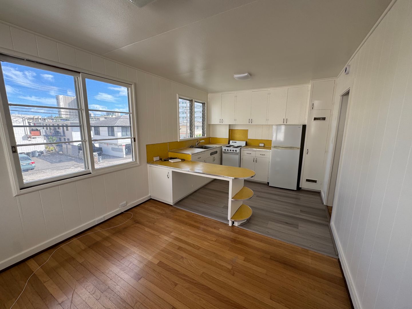 Honolulu Apartment: 1558 Kewalo St. A-H