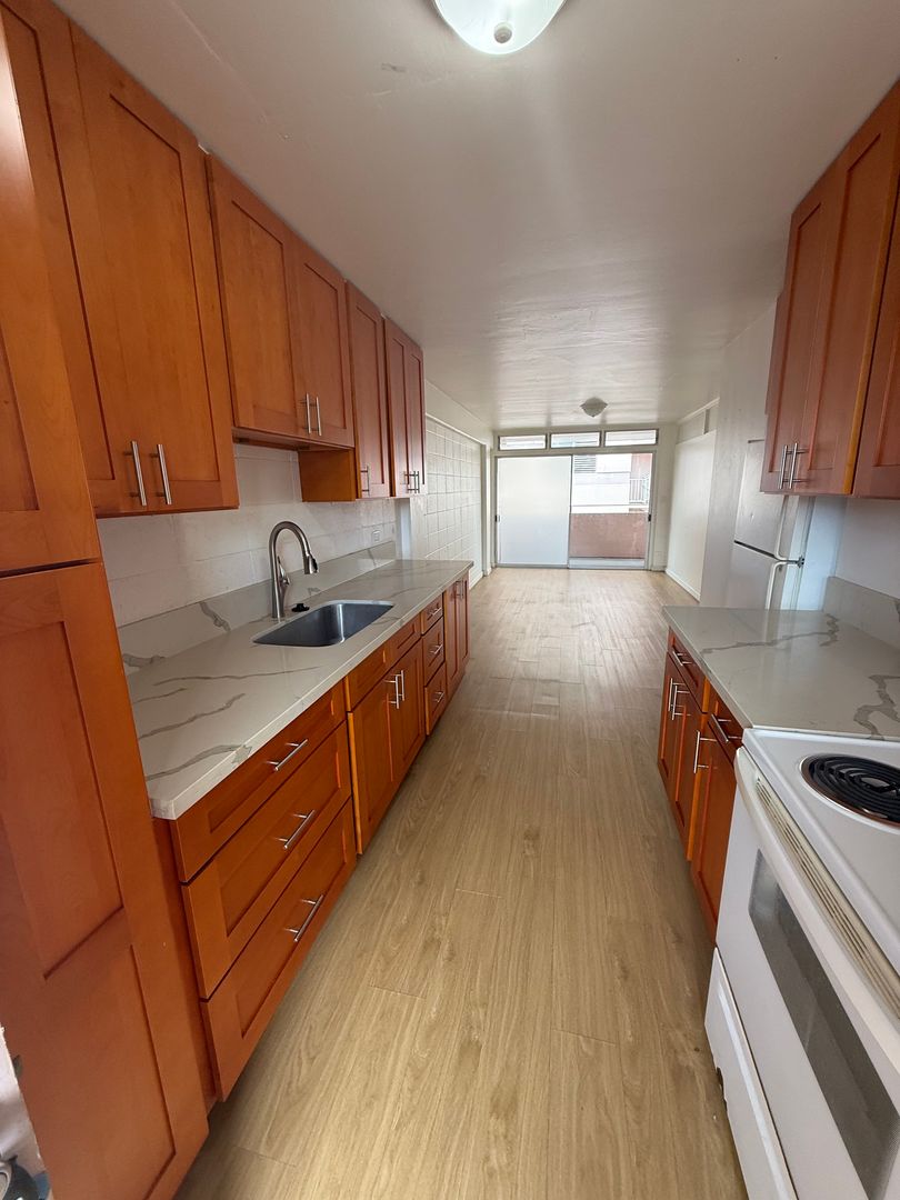 Honolulu Apartment: 1638 Anapuni St. A-M