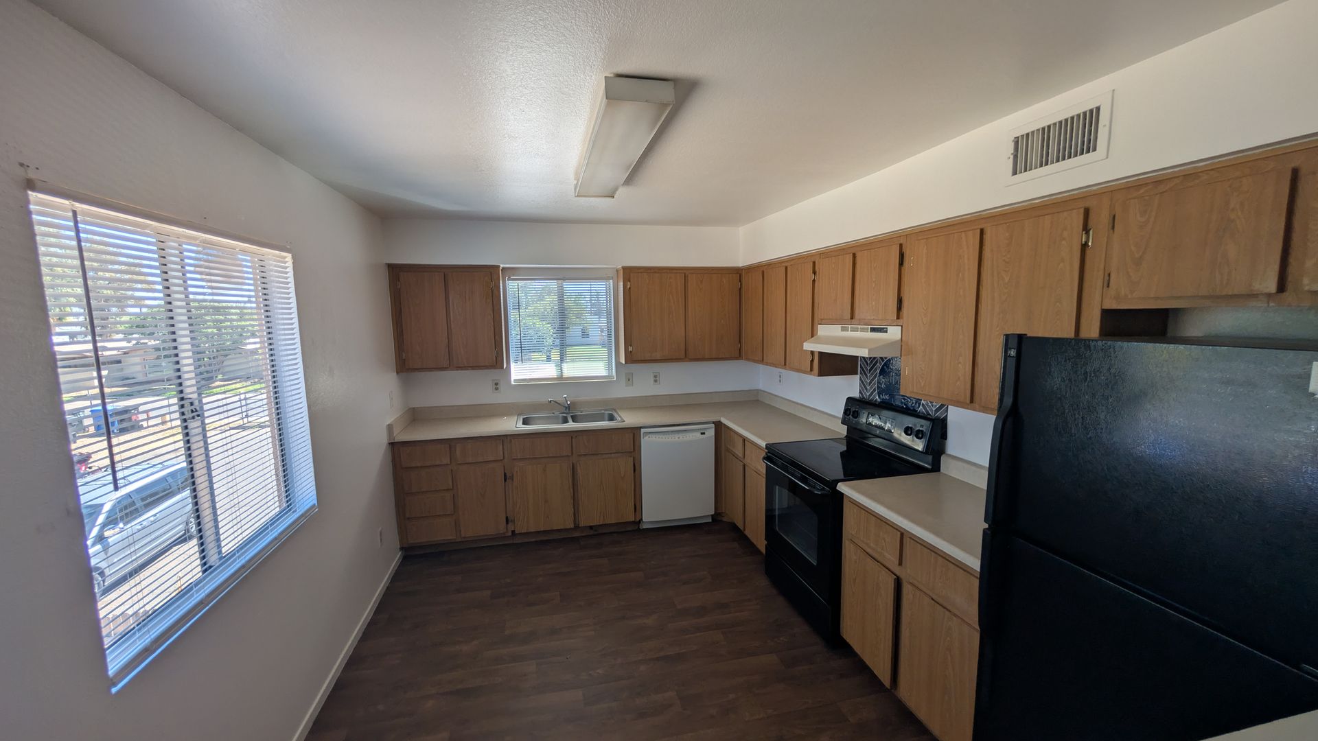 Phoenix Apartment: 2118 W. BELMONT AVE