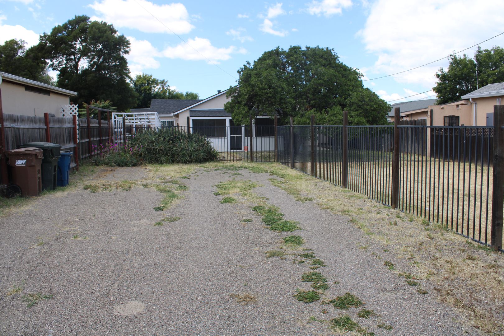 Bay Point House: 135 Poinsettia Avenue