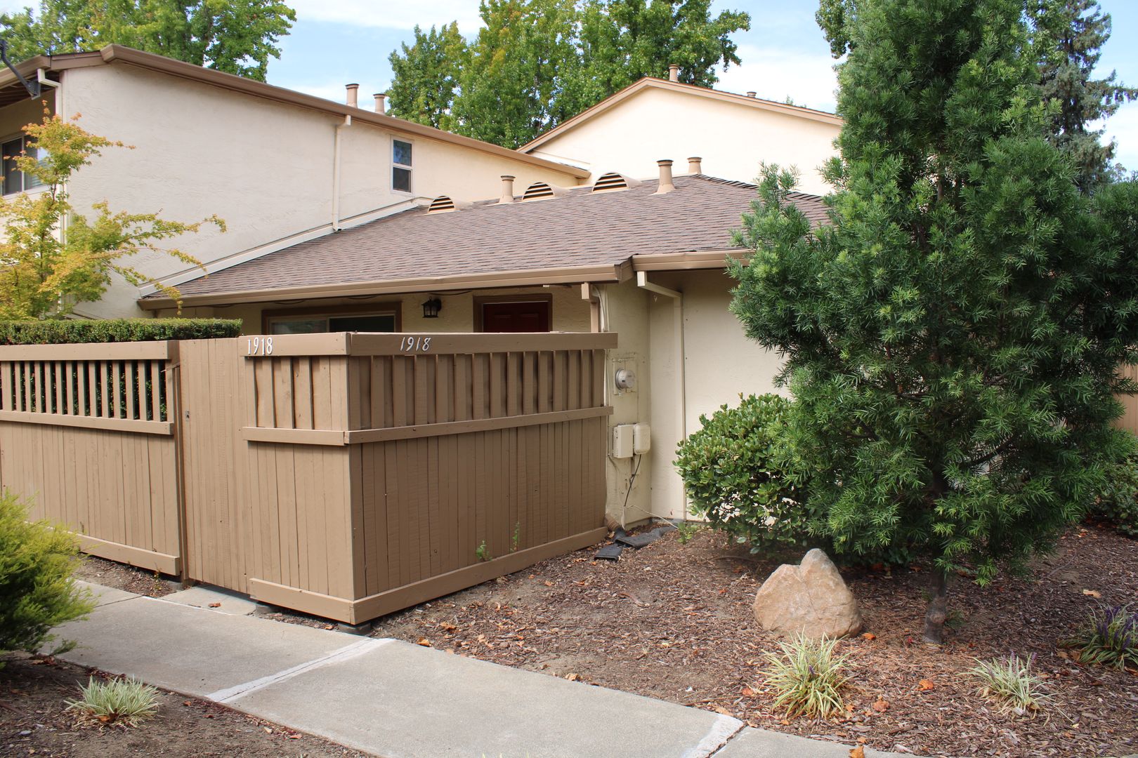 Walnut Creek House: 1918 Pomar Way