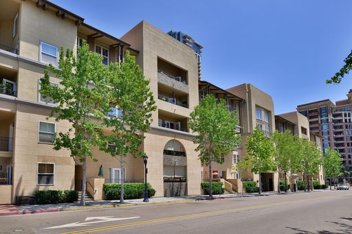 Expansive Marina District 2 Bedroom at City Walk! Small Pet OK! Available for Immediate Occupancy. 2 Parking Spaces! – photo 1
