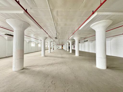 Industrial Studio/Warehouse Space on Third Floor Now Available – photo 1