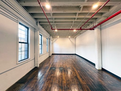 Sun-Filled 500 SF Creative Studio / Office – Available November 10