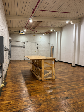 Spacious Studio, Workshop or Office with Beautiful Hardwood Floors! – photo 1