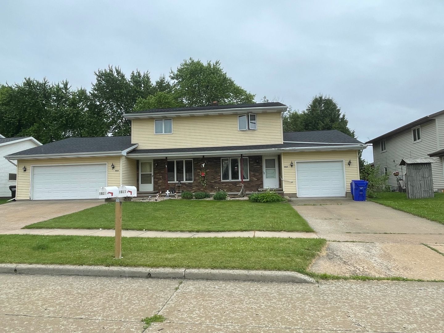 Appleton Apartment: 1825 W Brewster St