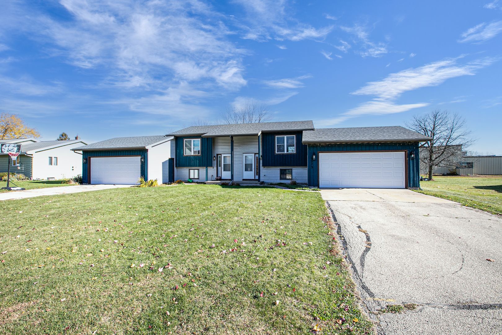 Neenah Apartment: 2273 Country Lane