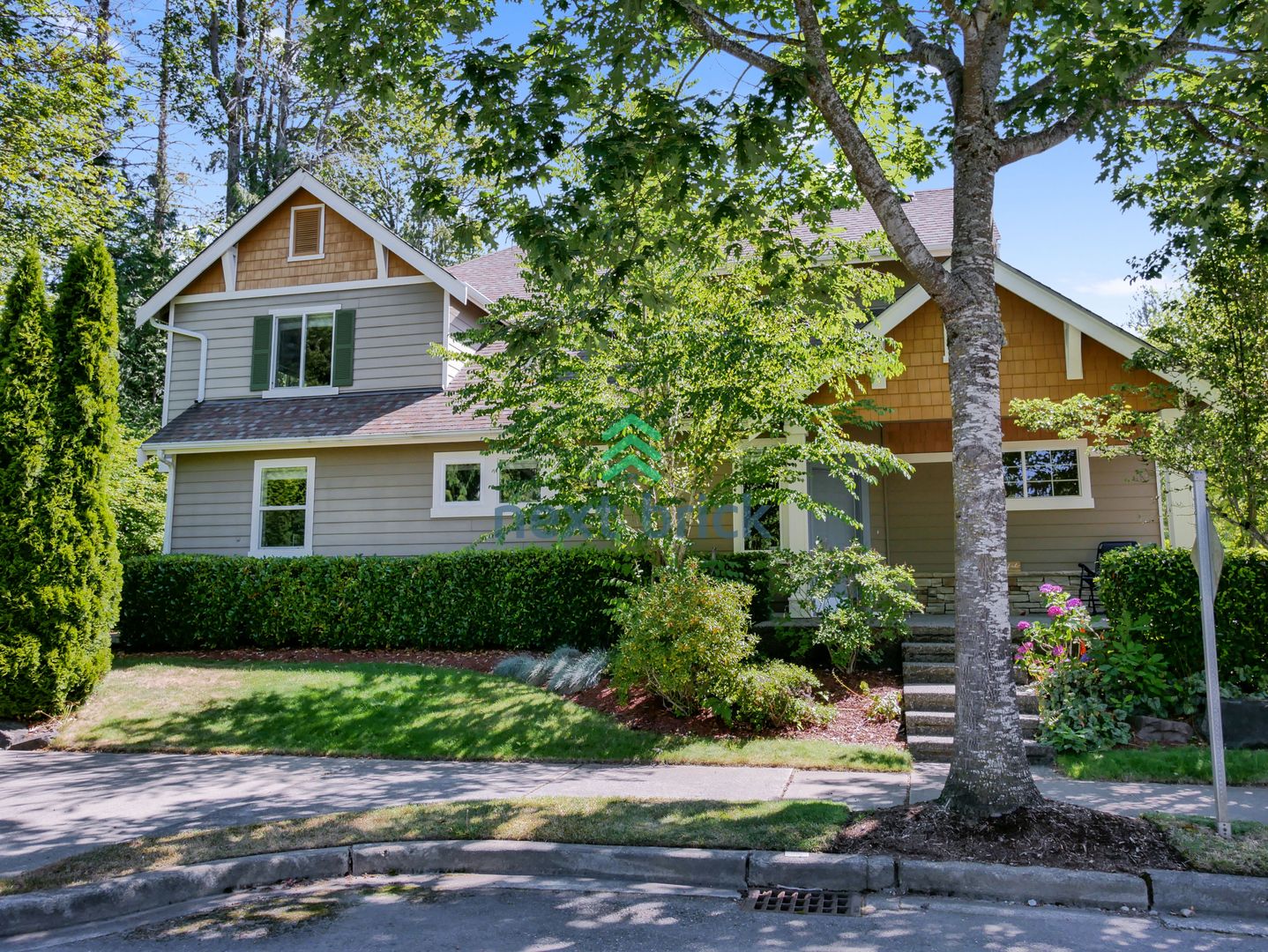 Issaquah House: 2510 Larchmount Dr NE