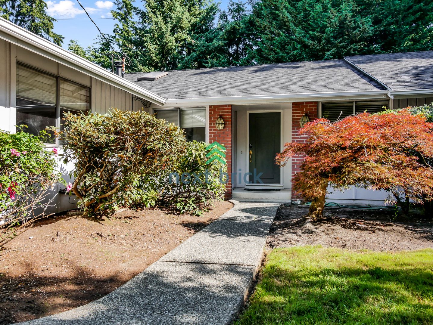 Bellevue House: 17128 NE 23rd