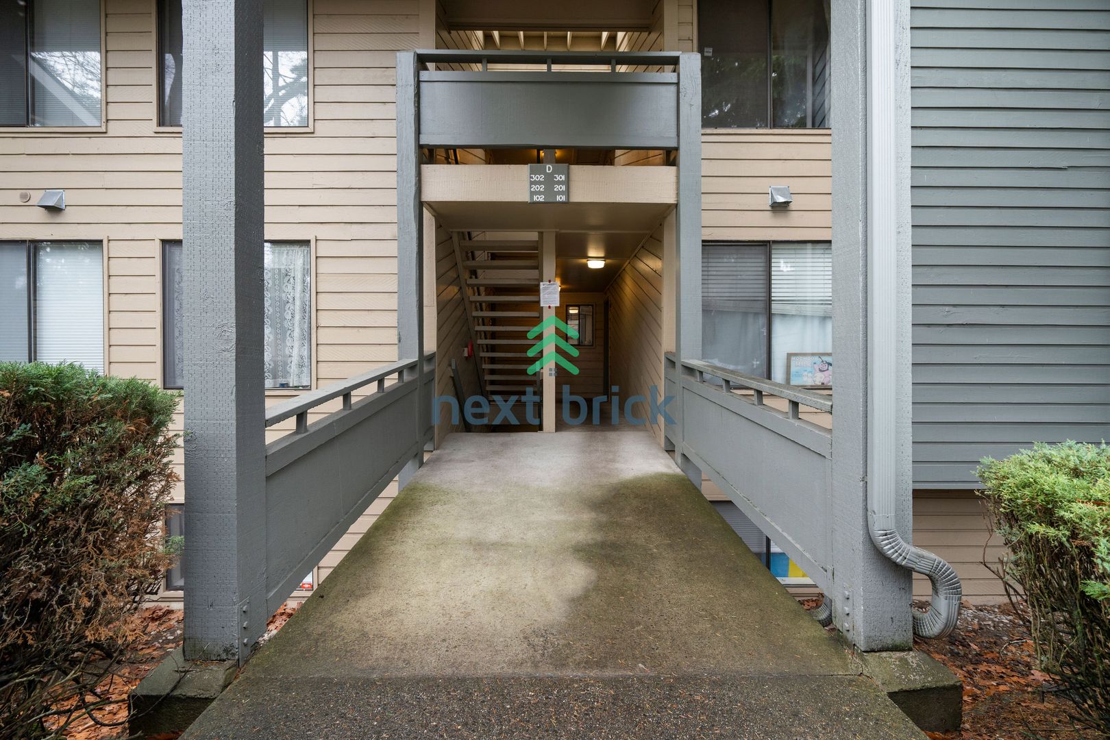 Lynnwood Condo: 4810 200th St SW Unit D301