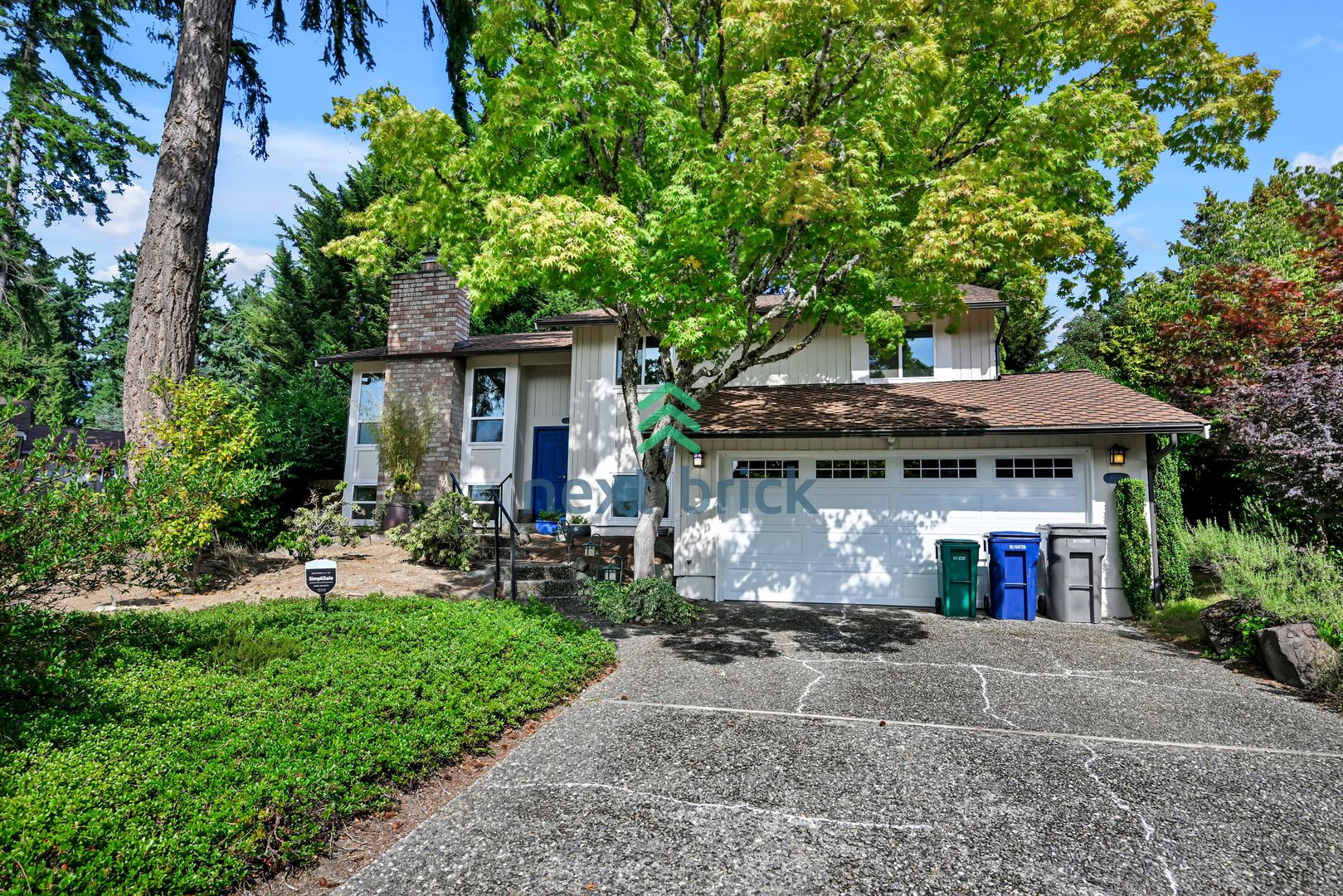 Kirkland House: 8126 NE 120th St