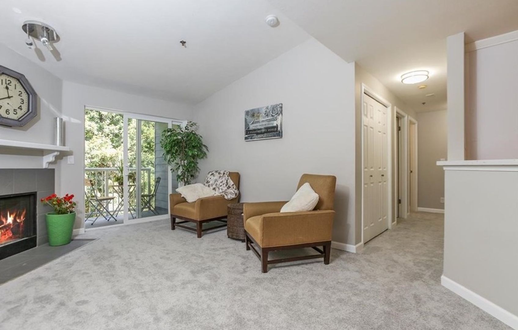 Renton Condo: 975 Aberdeen Ave NE C303