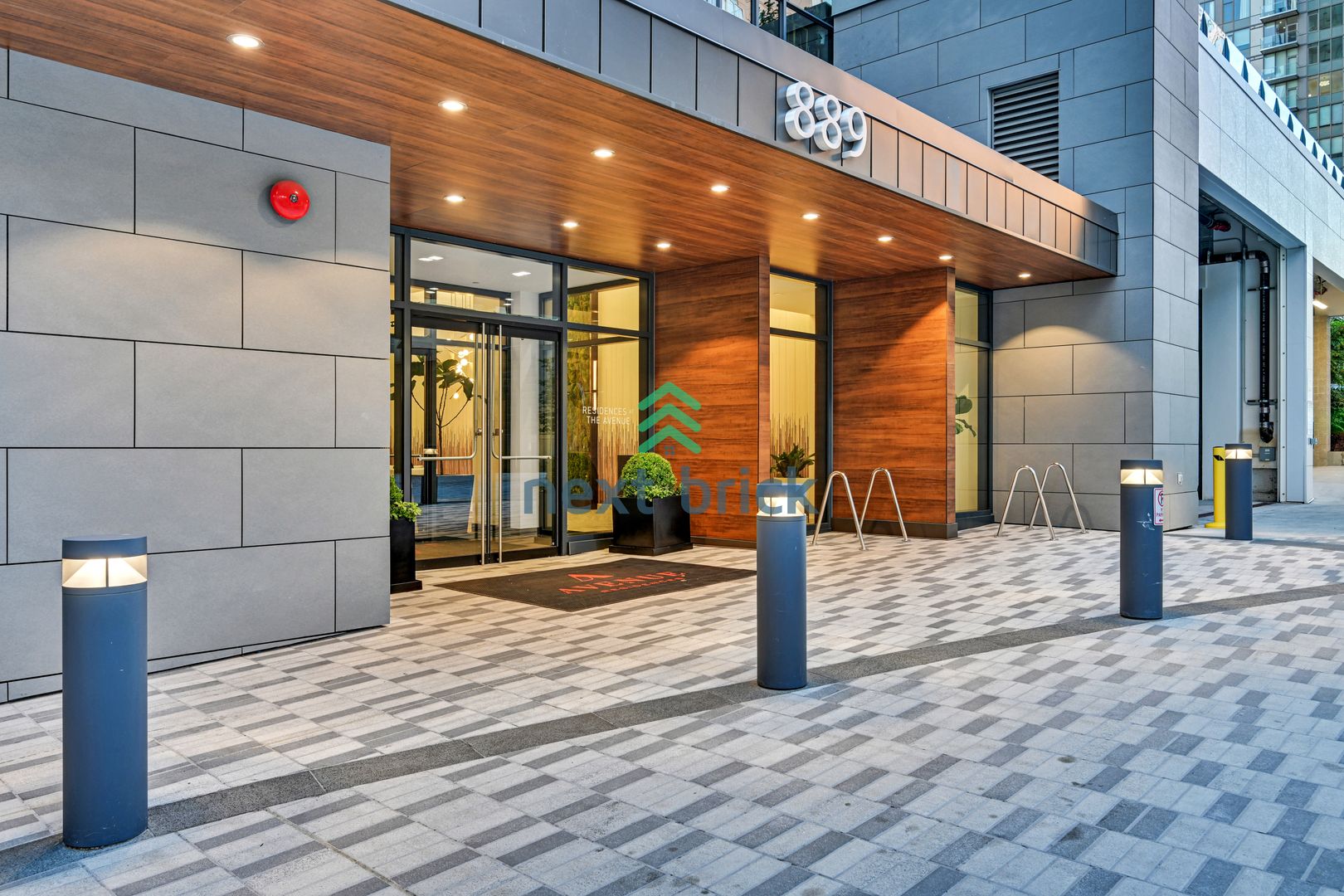 Bellevue Condo: 889 Avenue Square NE Unit #303