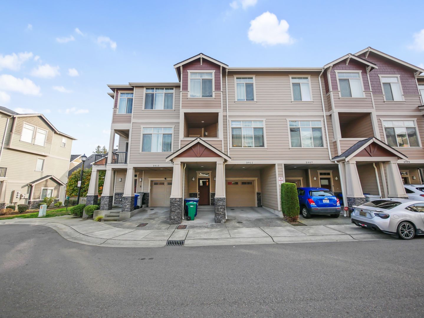 Renton Townhome: 3911 NE 3rd Pl