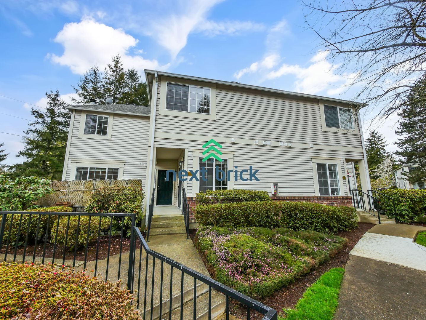 Redmond House: 10909 Avondale Rd NE Apt F123