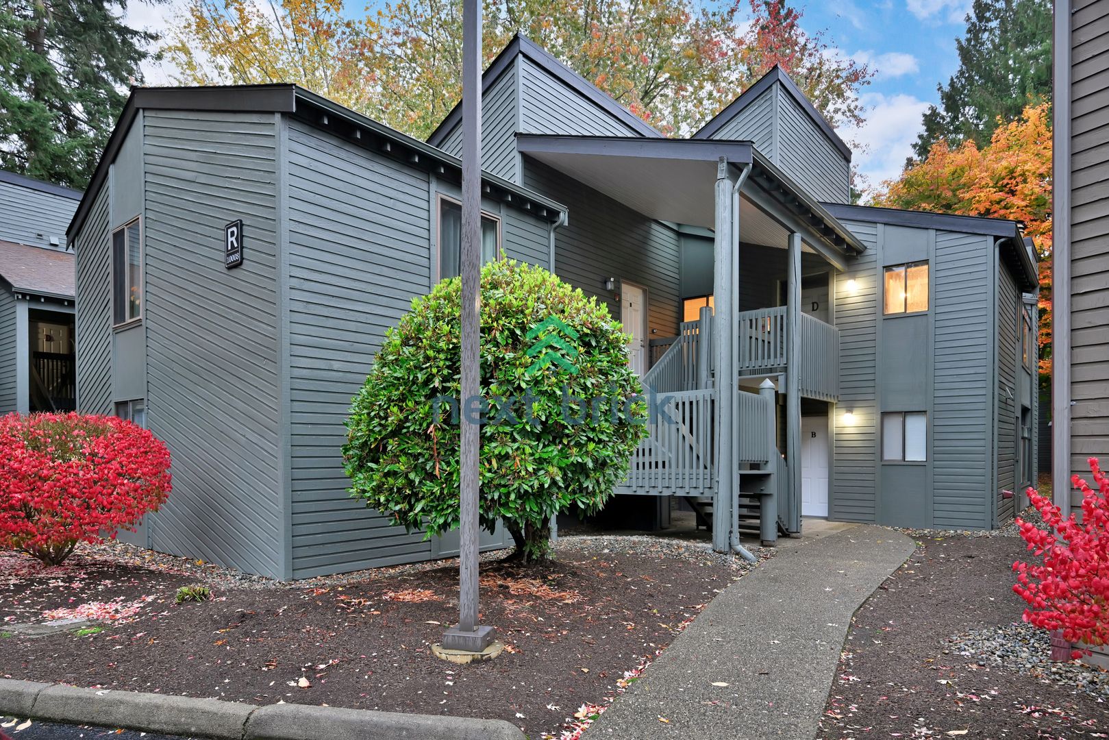 Kirkland House: 10008 NE 122nd St Unit R-D