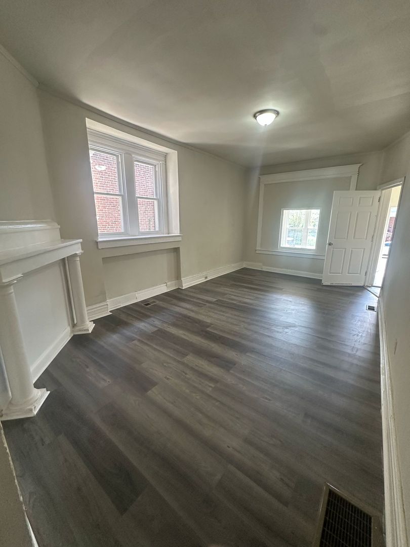 Philadelphia Apartment: 633 W OLNEY AVE