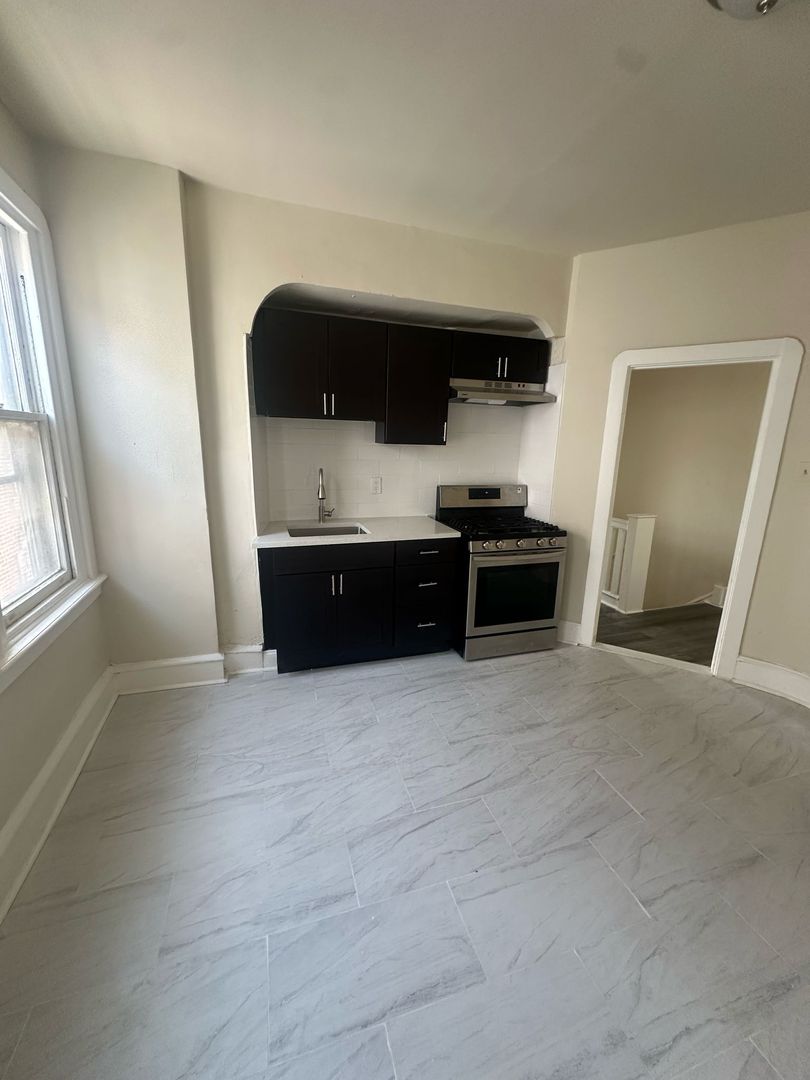Philadelphia Apartment: 633 W OLNEY AVE