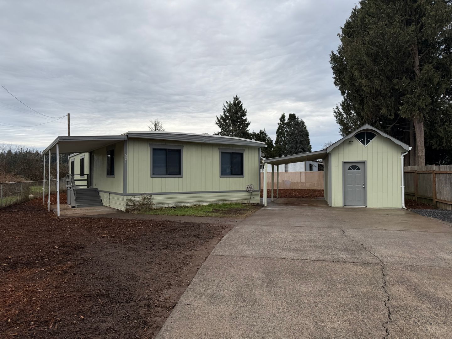 Springfield House: 1681 Harbor Dr.