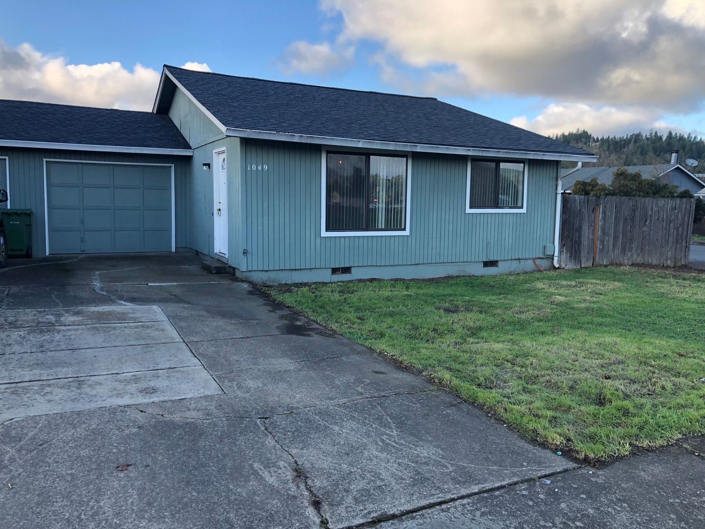 Cottage Grove House: 1049 N 16th St