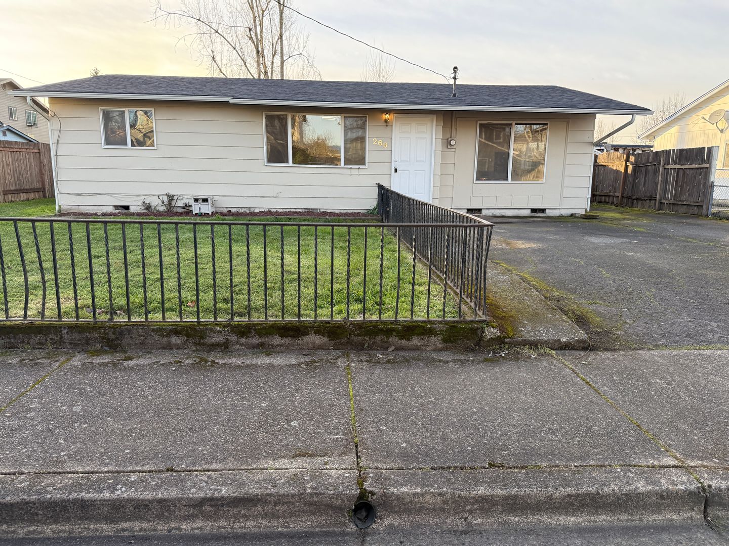 Springfield House: 266 40th St.